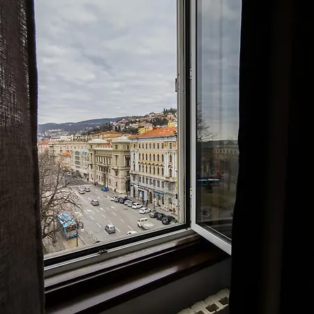 Sissi Апарт-отель Триест